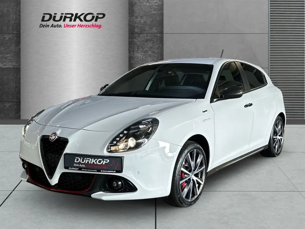 Photo 1 : Alfa Romeo Giulietta 2021 Petrol