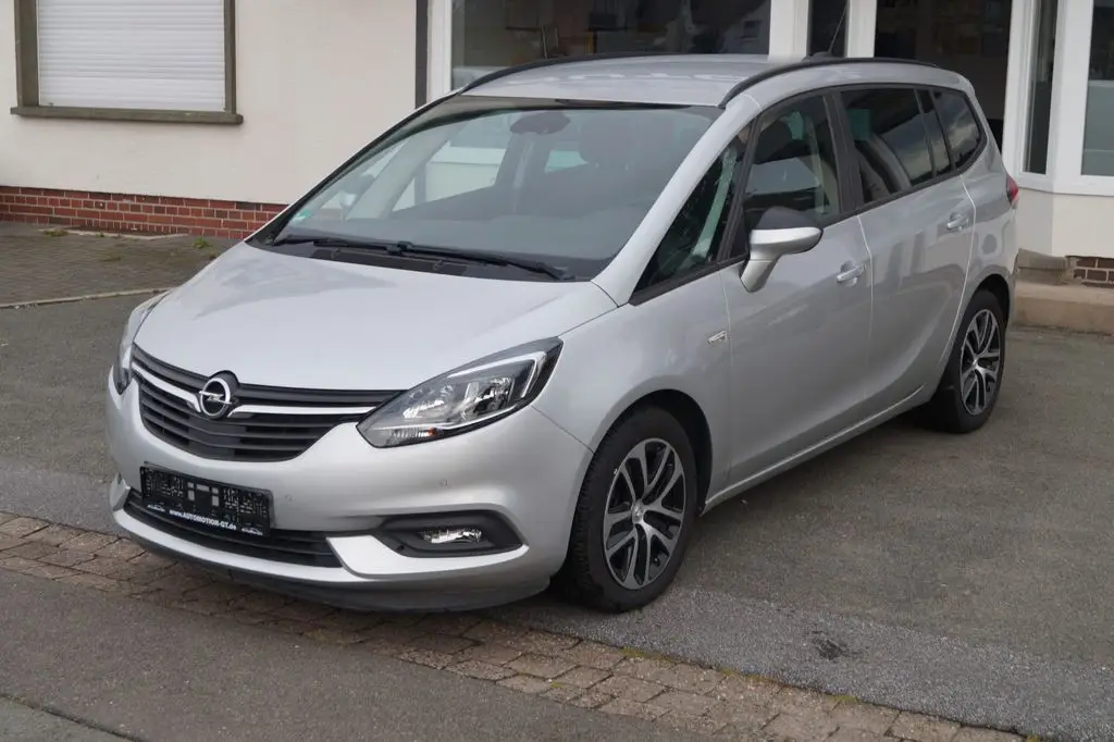 Photo 1 : Opel Zafira 2018 Diesel