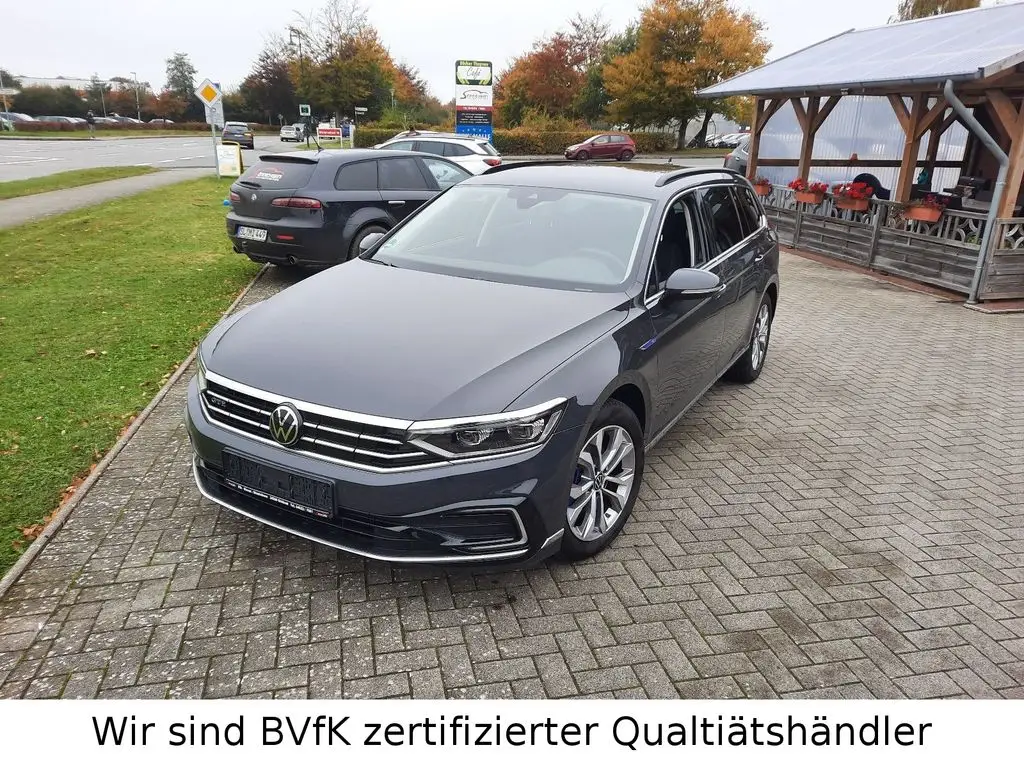 Photo 1 : Volkswagen Passat 2021 Hybride