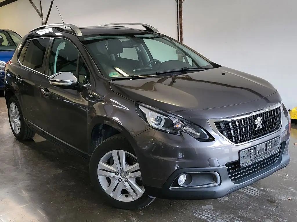 Photo 1 : Peugeot 2008 2017 Petrol