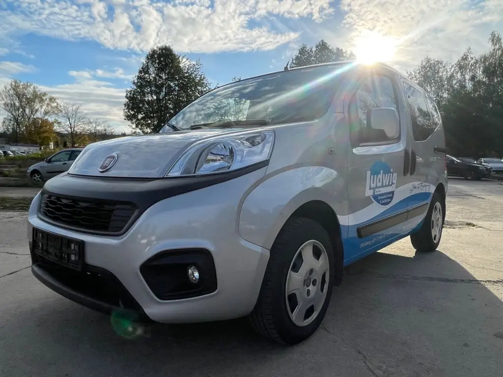 Photo 1 : Fiat Qubo 2019 Petrol