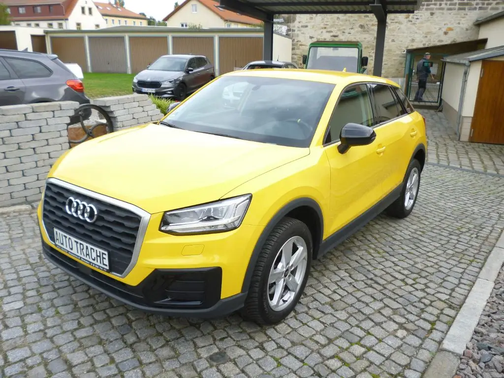 Photo 1 : Audi Q2 2017 Petrol