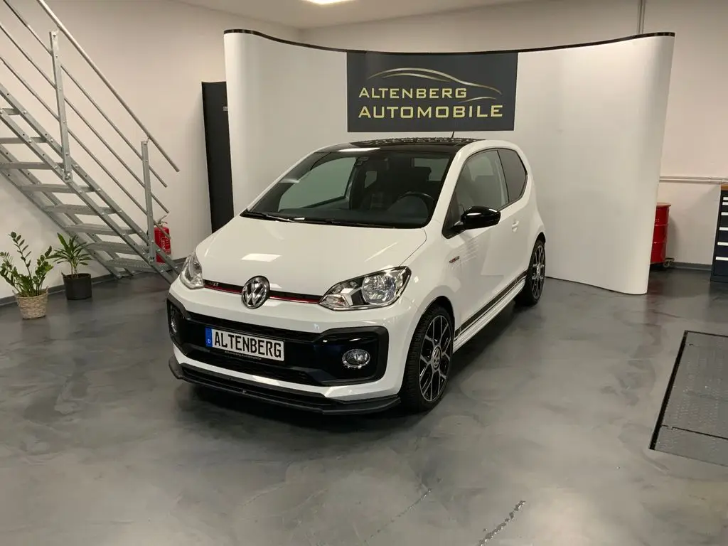 Photo 1 : Volkswagen Up! 2018 Petrol