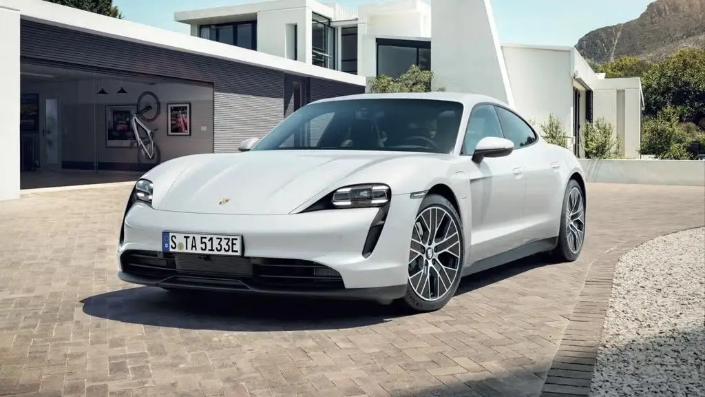 Photo 1 : Porsche Taycan 2021 Non renseigné