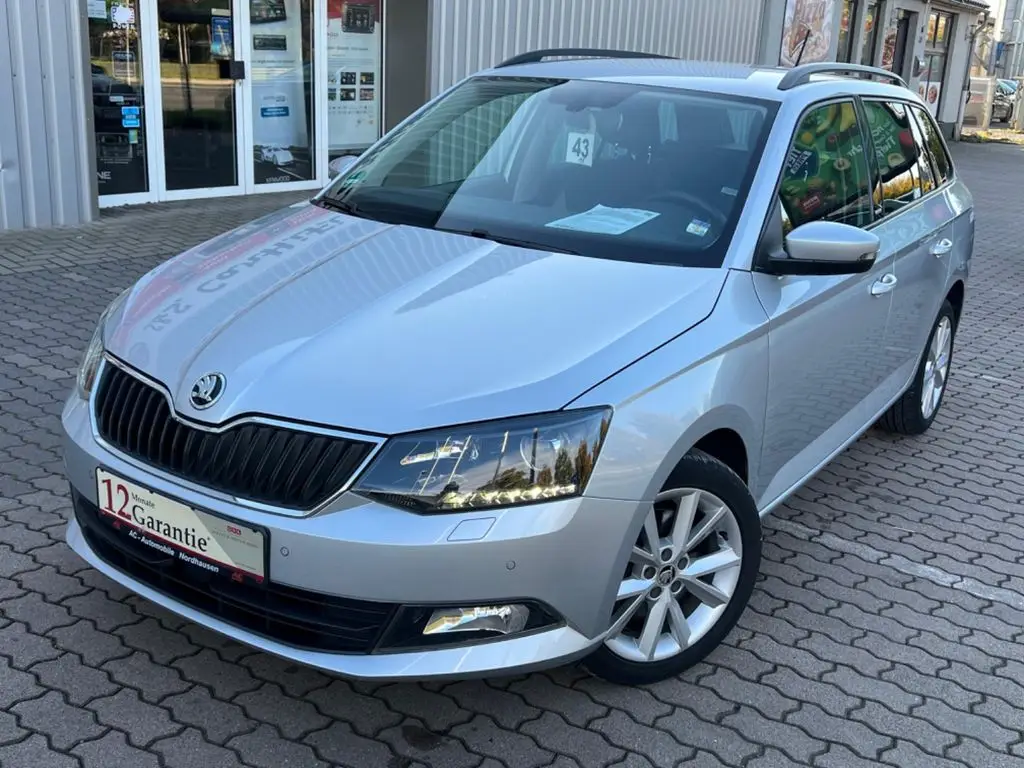 Photo 1 : Skoda Fabia 2016 Petrol