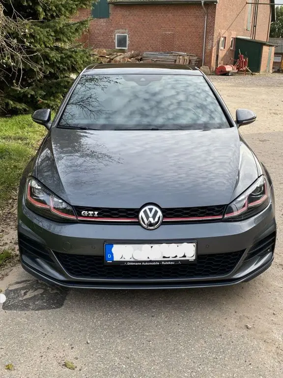 Photo 1 : Volkswagen Golf 2018 Essence