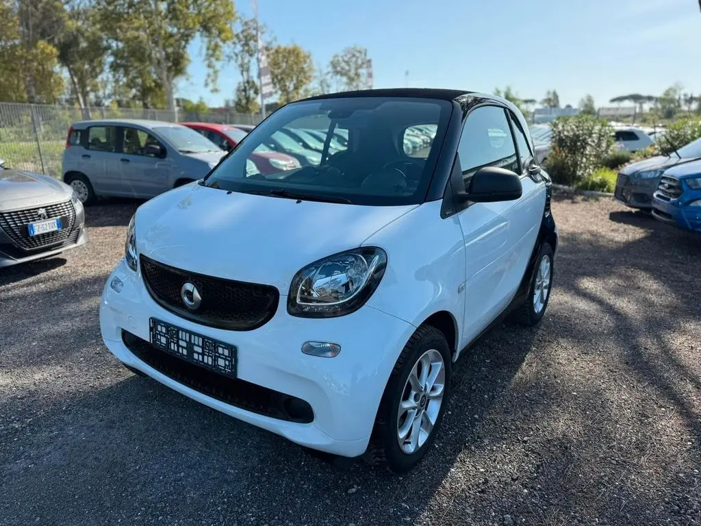 Photo 1 : Smart Fortwo 2018 Petrol