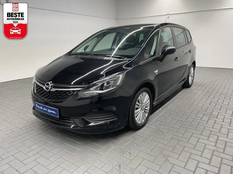 Photo 1 : Opel Zafira 2017 Petrol