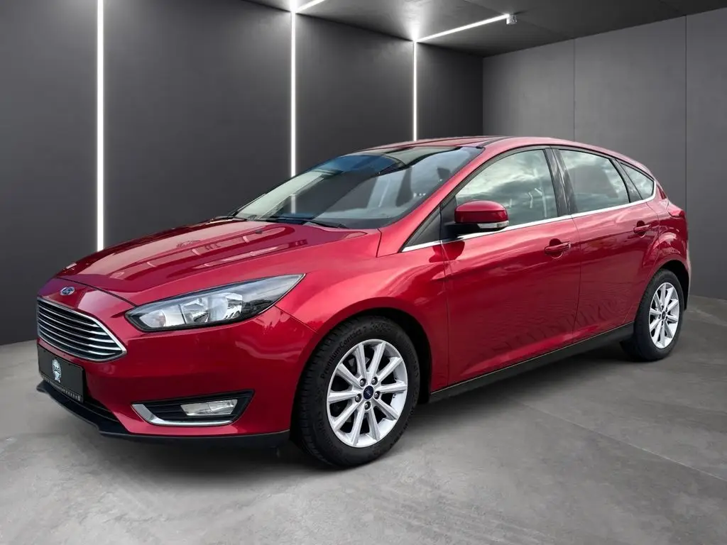 Photo 1 : Ford Focus 2015 Petrol