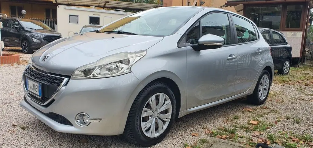 Photo 1 : Peugeot 208 2015 Essence