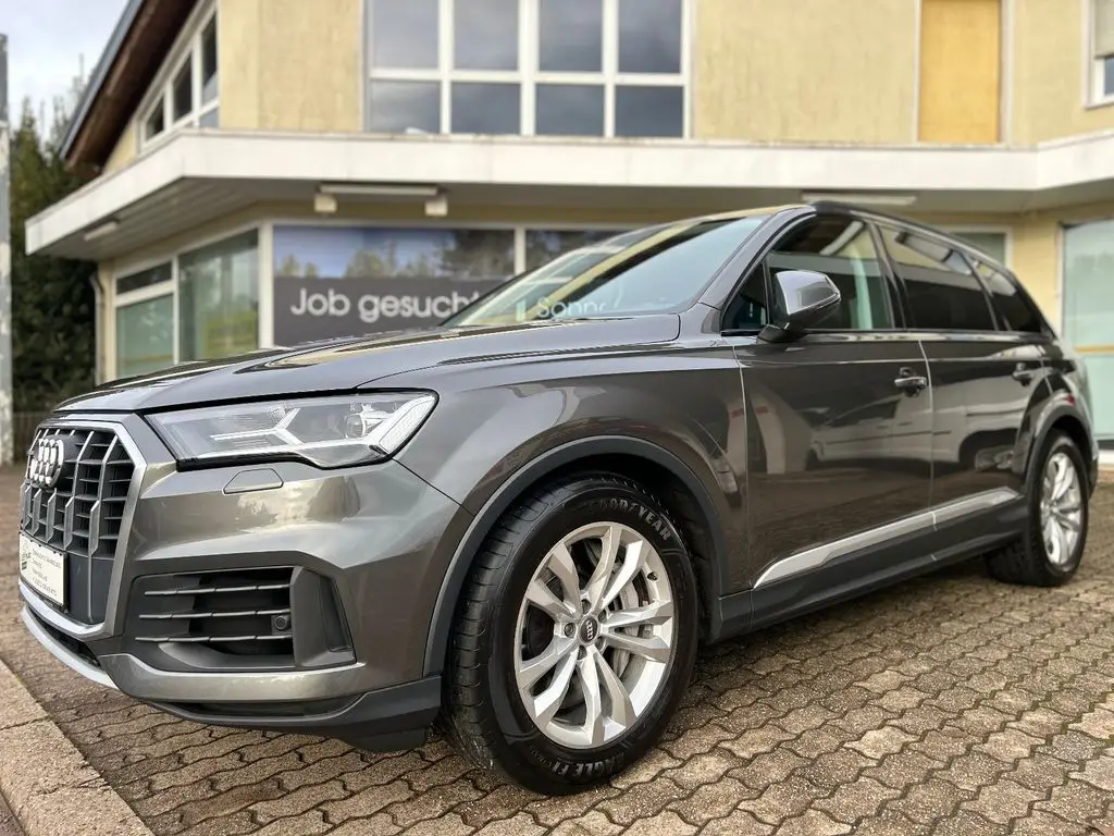 Photo 1 : Audi Q7 2020 Hybrid