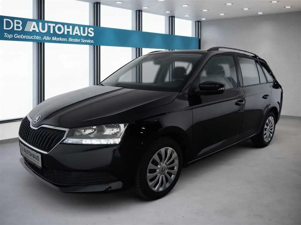 Photo 1 : Skoda Fabia 2022 Petrol