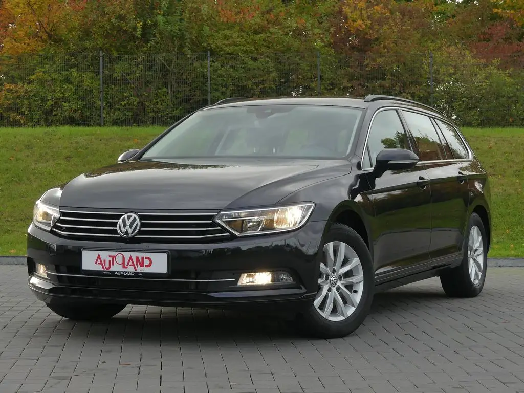 Photo 1 : Volkswagen Passat 2019 Petrol