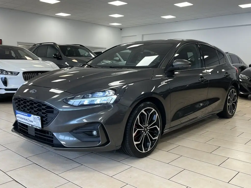 Photo 1 : Ford Focus 2019 Petrol