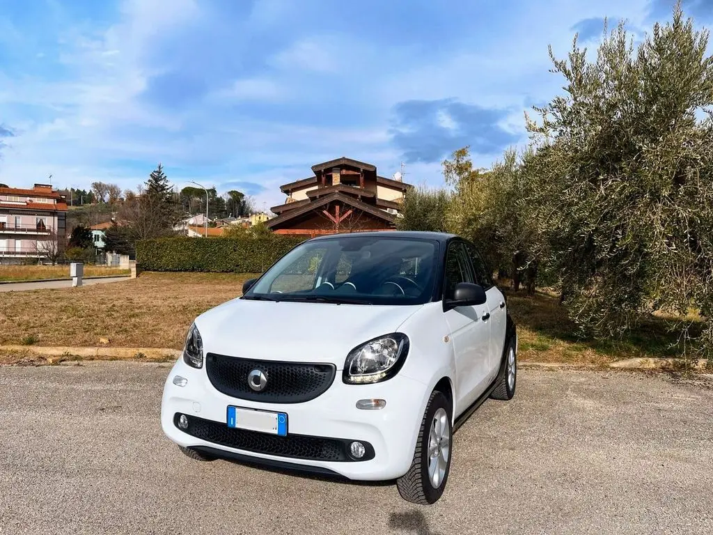 Photo 1 : Smart Forfour 2016 Essence