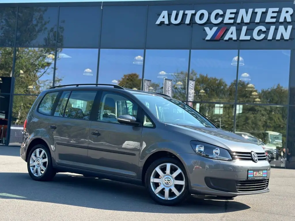 Photo 1 : Volkswagen Touran 2015 Petrol