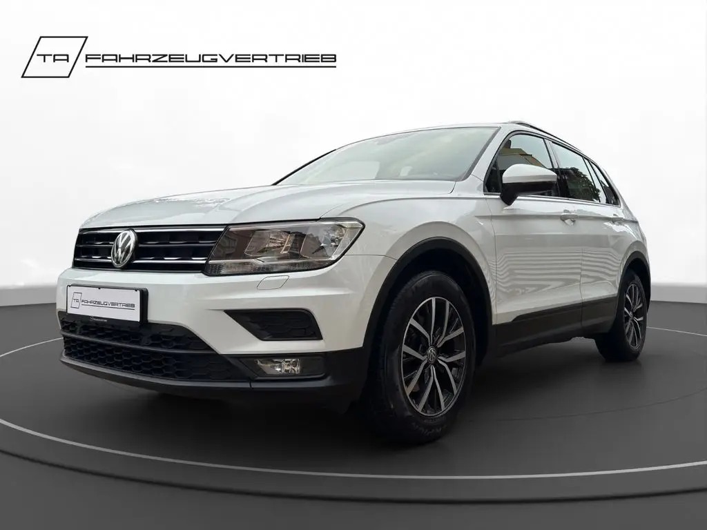 Photo 1 : Volkswagen Tiguan 2020 Essence