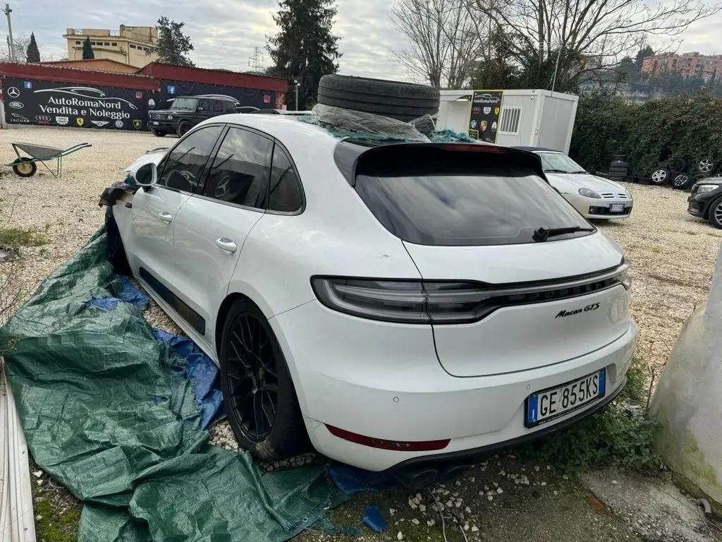 Photo 1 : Porsche Macan 2022 Essence