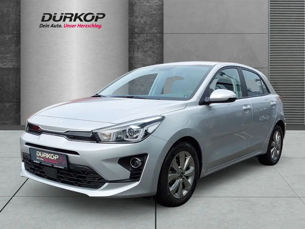 Photo 1 : Kia Rio 2023 Essence