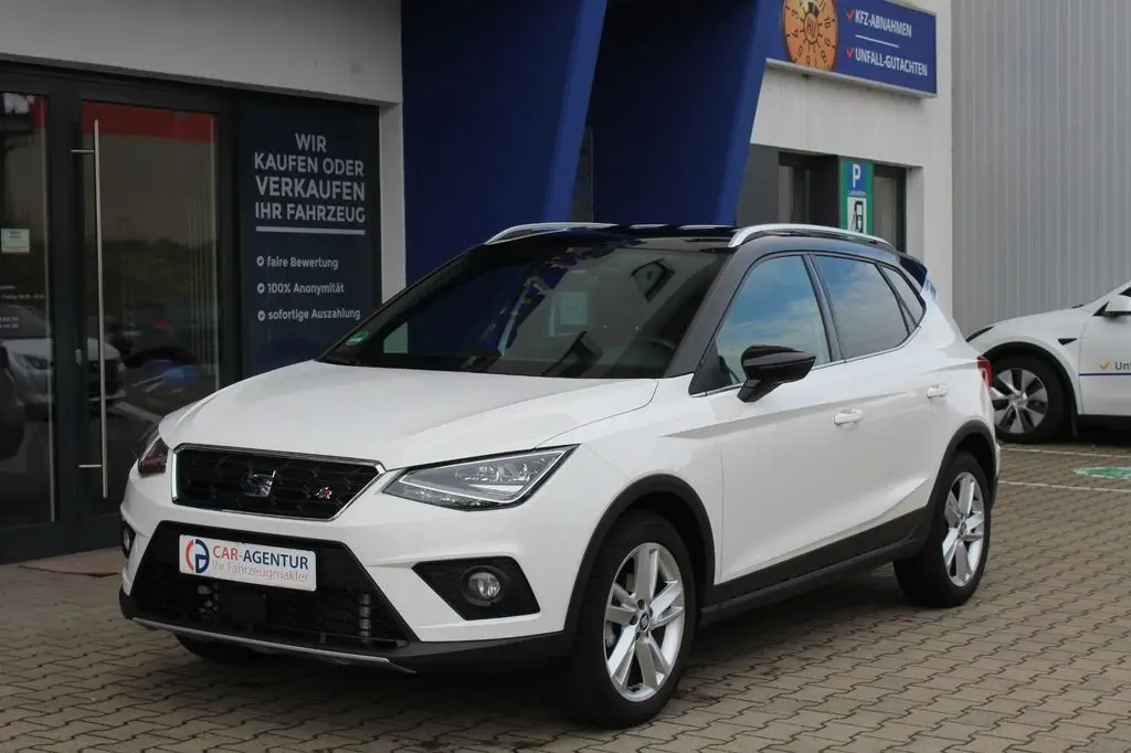 Photo 1 : Seat Arona 2020 Petrol