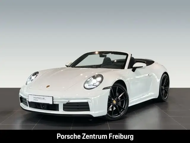 Photo 1 : Porsche 992 2021 Petrol