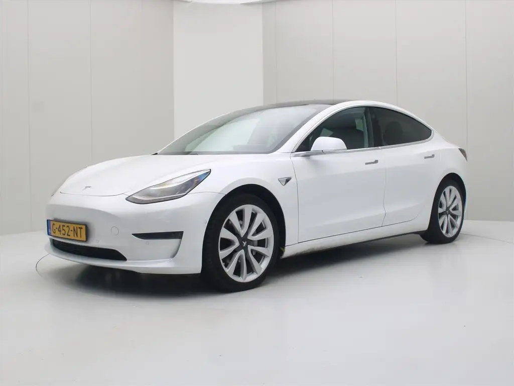 Photo 1 : Tesla Model 3 2019 Non renseigné