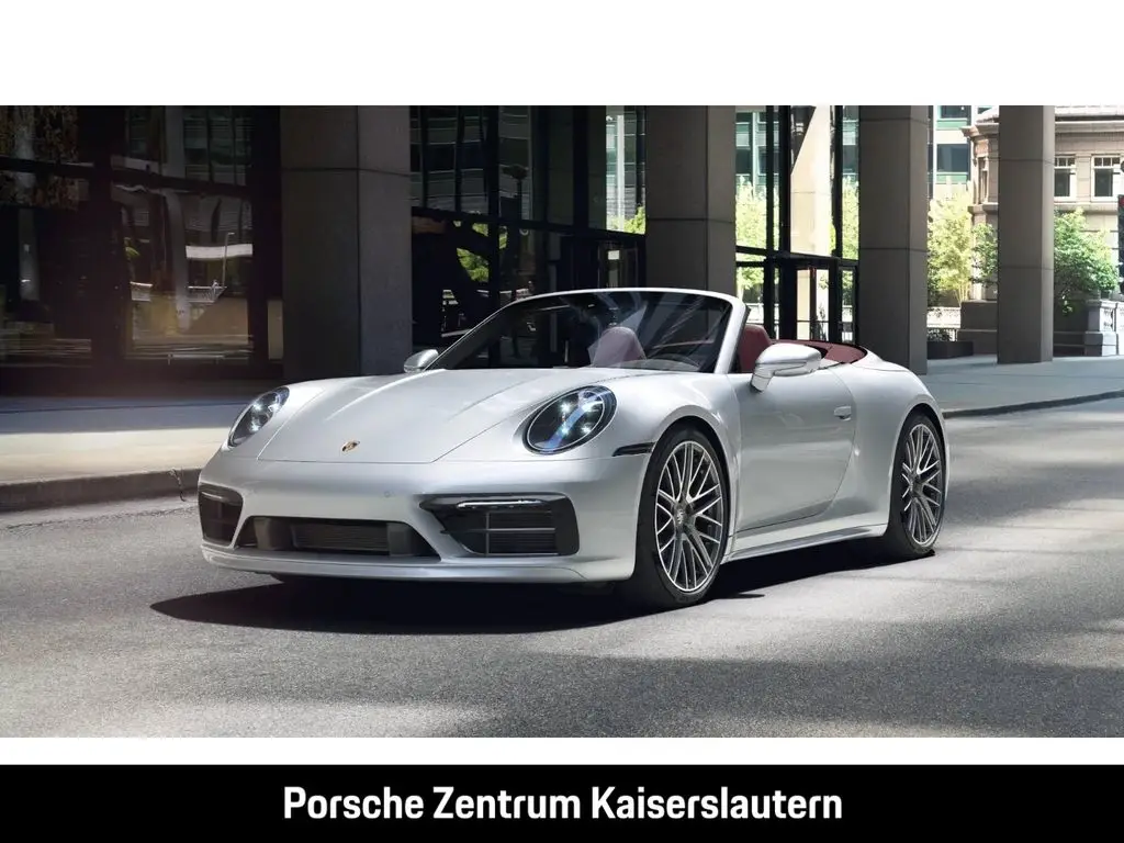 Photo 1 : Porsche 992 2021 Petrol