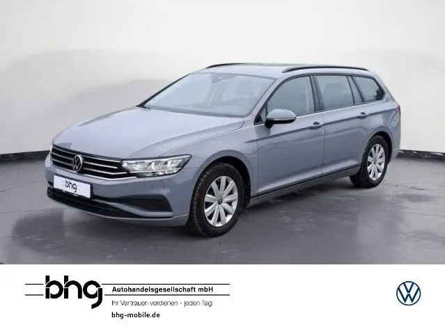 Photo 1 : Volkswagen Passat 2022 Petrol