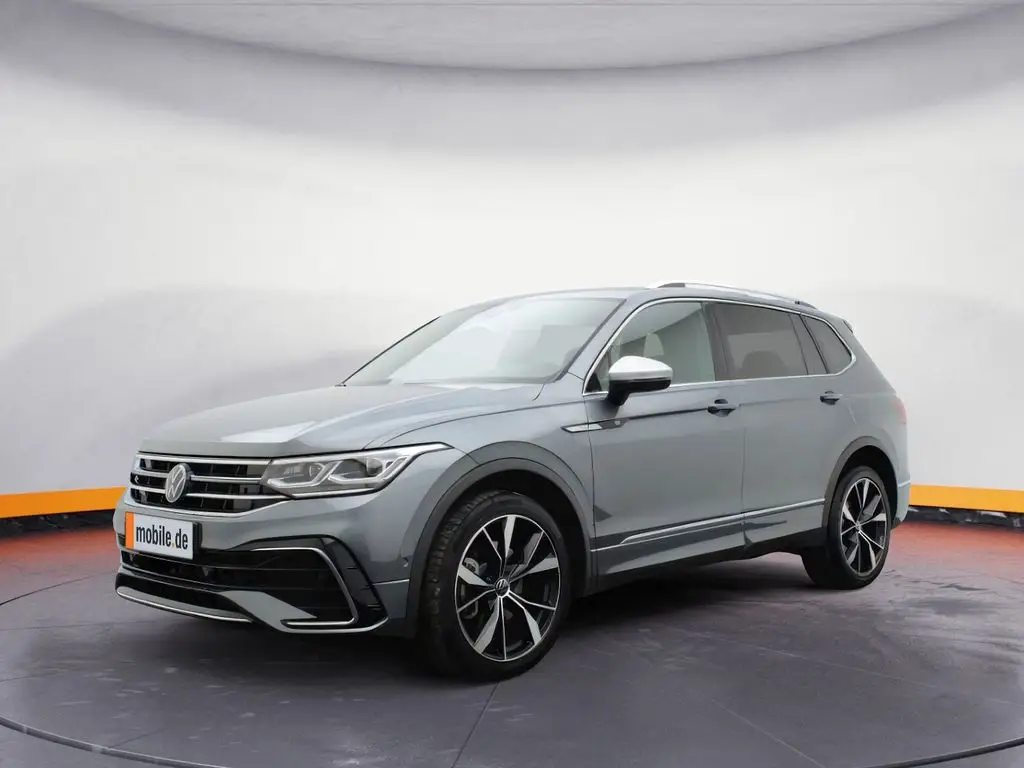 Photo 1 : Volkswagen Tiguan 2024 Essence