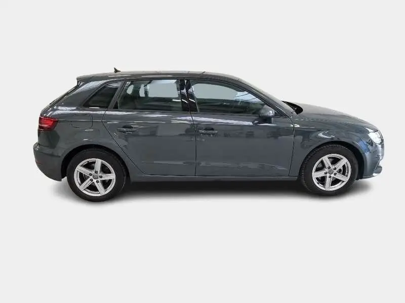 Photo 1 : Audi A3 2019 Diesel