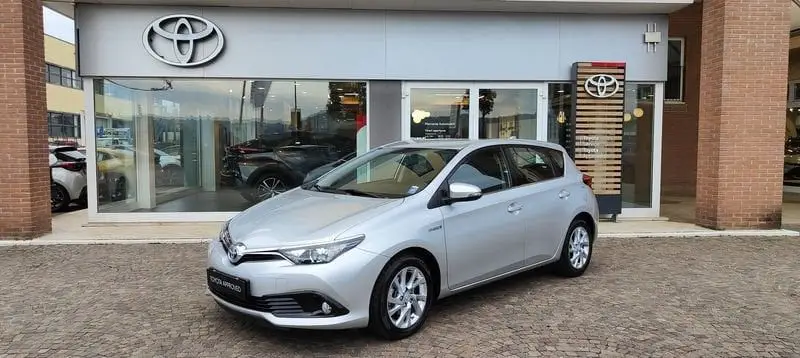 Photo 1 : Toyota Auris 2016 Hybride