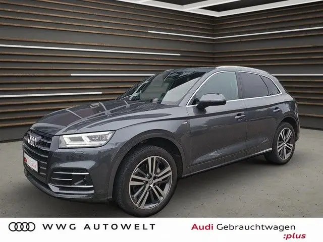 Photo 1 : Audi Q5 2019 Hybride