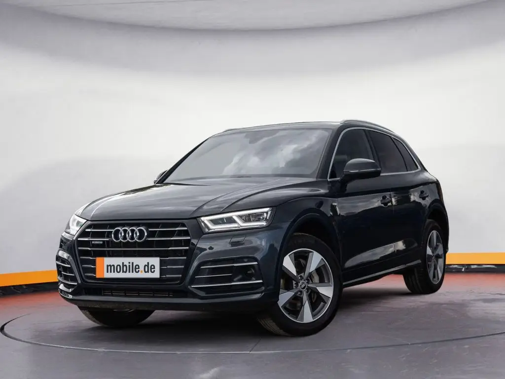 Photo 1 : Audi Q5 2021 Hybride