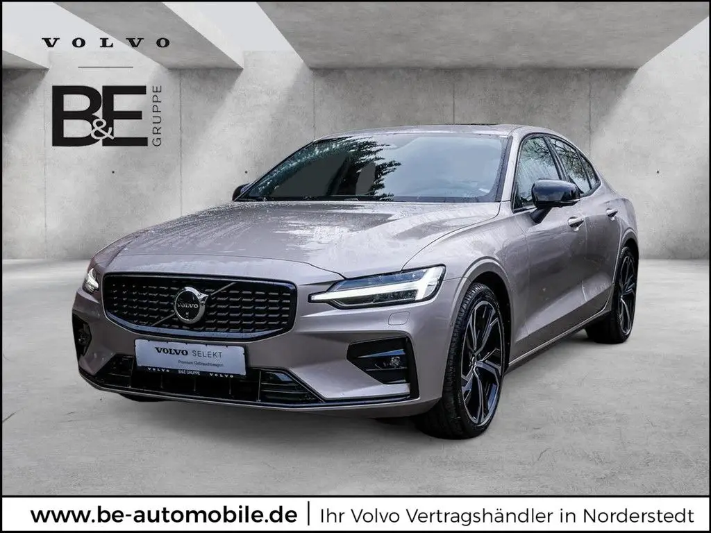 Photo 1 : Volvo S60 2023 Petrol