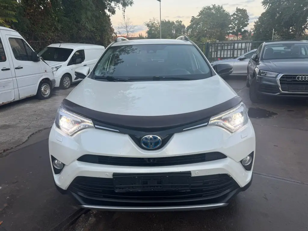 Photo 1 : Toyota Rav4 2018 Hybrid