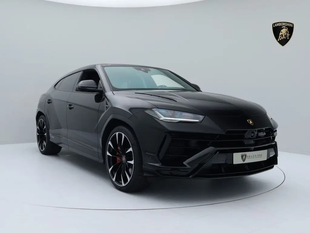 Photo 1 : Lamborghini Urus 2024 Essence