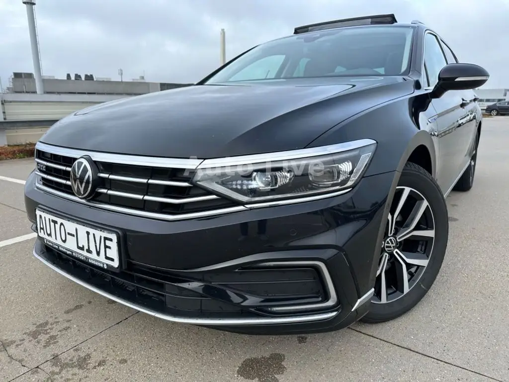 Photo 1 : Volkswagen Passat 2021 Hybrid