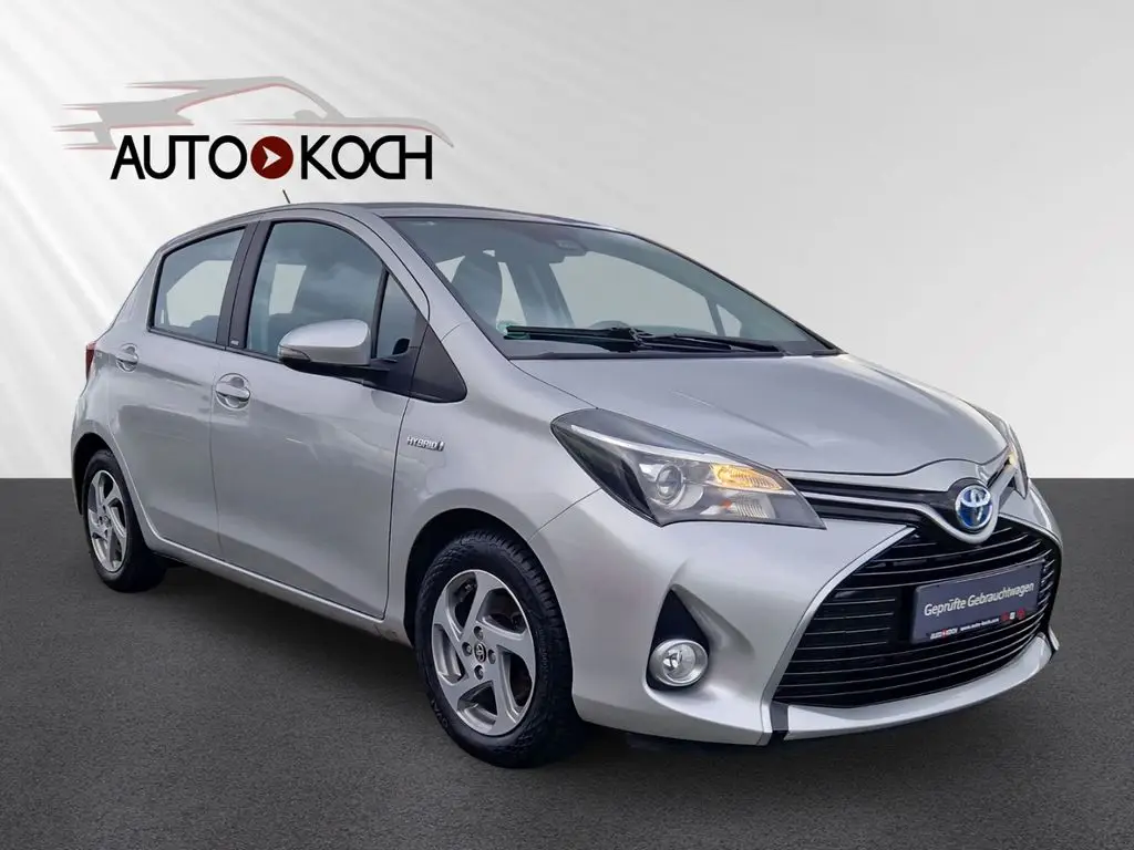 Photo 1 : Toyota Yaris 2016 Hybrid