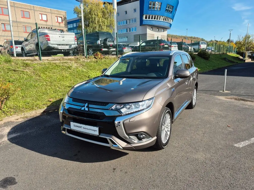 Photo 1 : Mitsubishi Outlander 2020 Hybrid