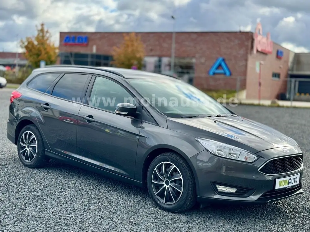 Photo 1 : Ford Focus 2018 Petrol