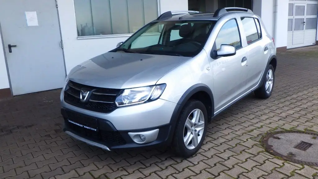 Photo 1 : Dacia Sandero 2016 Petrol