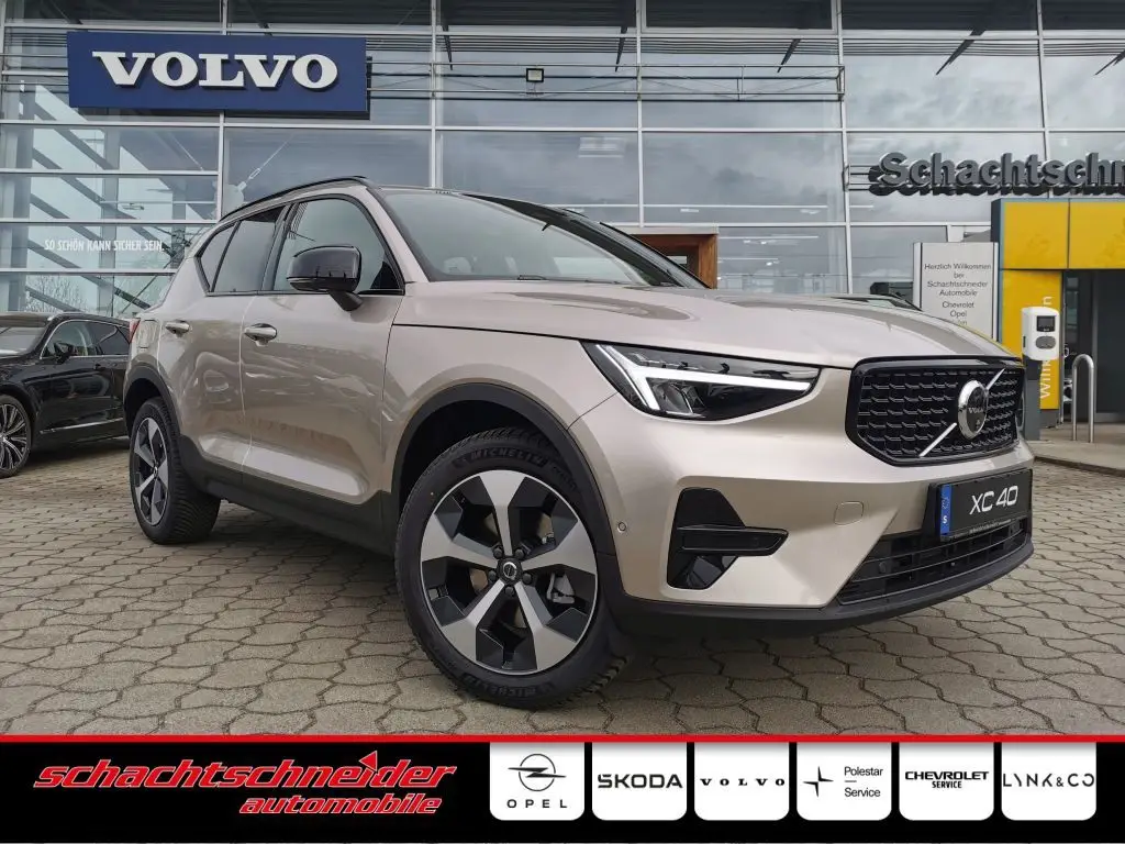 Photo 1 : Volvo Xc40 2024 Petrol