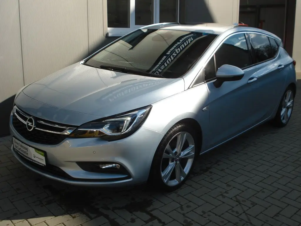 Photo 1 : Opel Astra 2018 Petrol