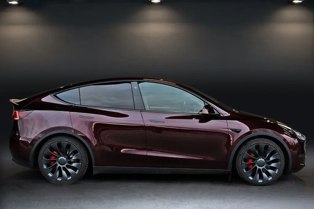 Photo 1 : Tesla Model Y 2023 Non renseigné