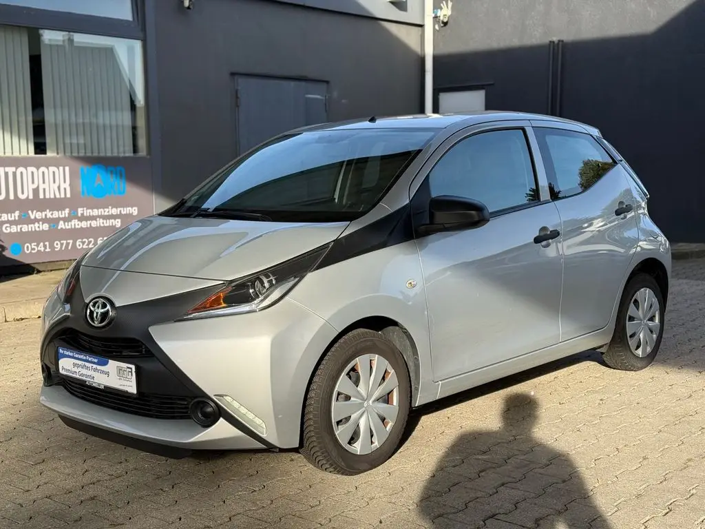 Photo 1 : Toyota Aygo X 2018 Petrol