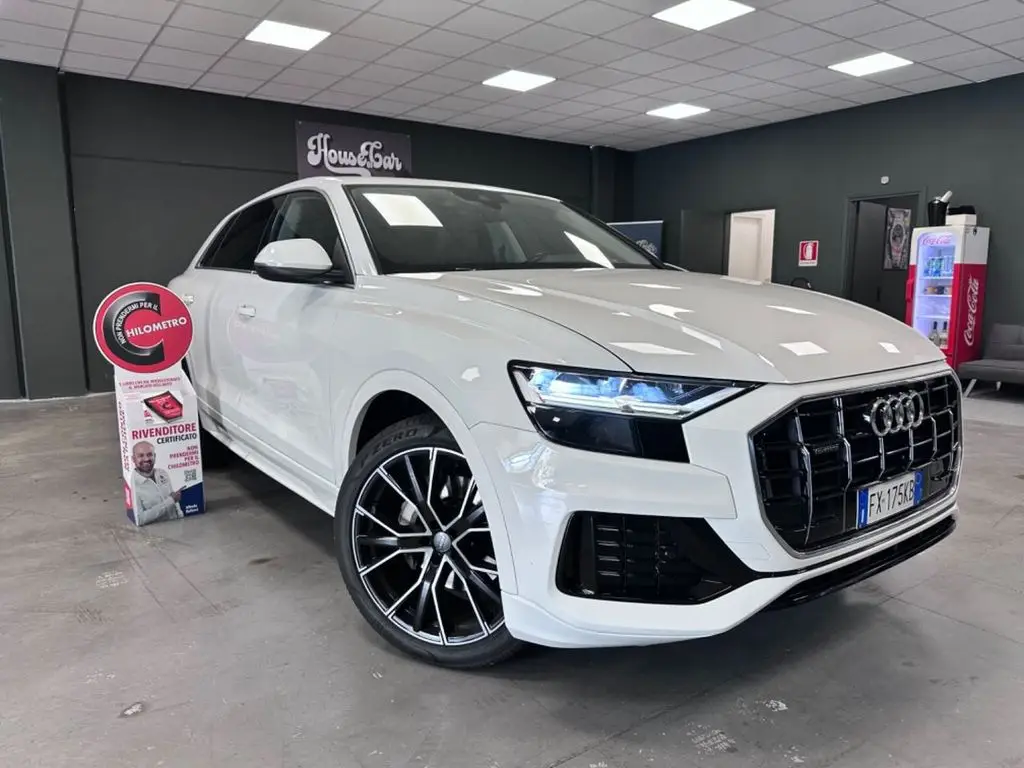 Photo 1 : Audi Q8 2019 Hybride