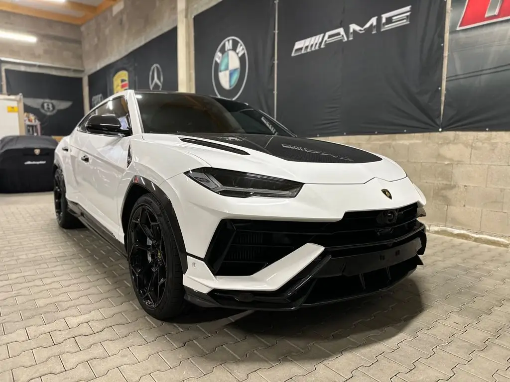 Photo 1 : Lamborghini Urus 2024 Essence