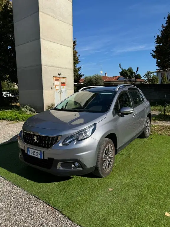 Photo 1 : Peugeot 2008 2017 Essence