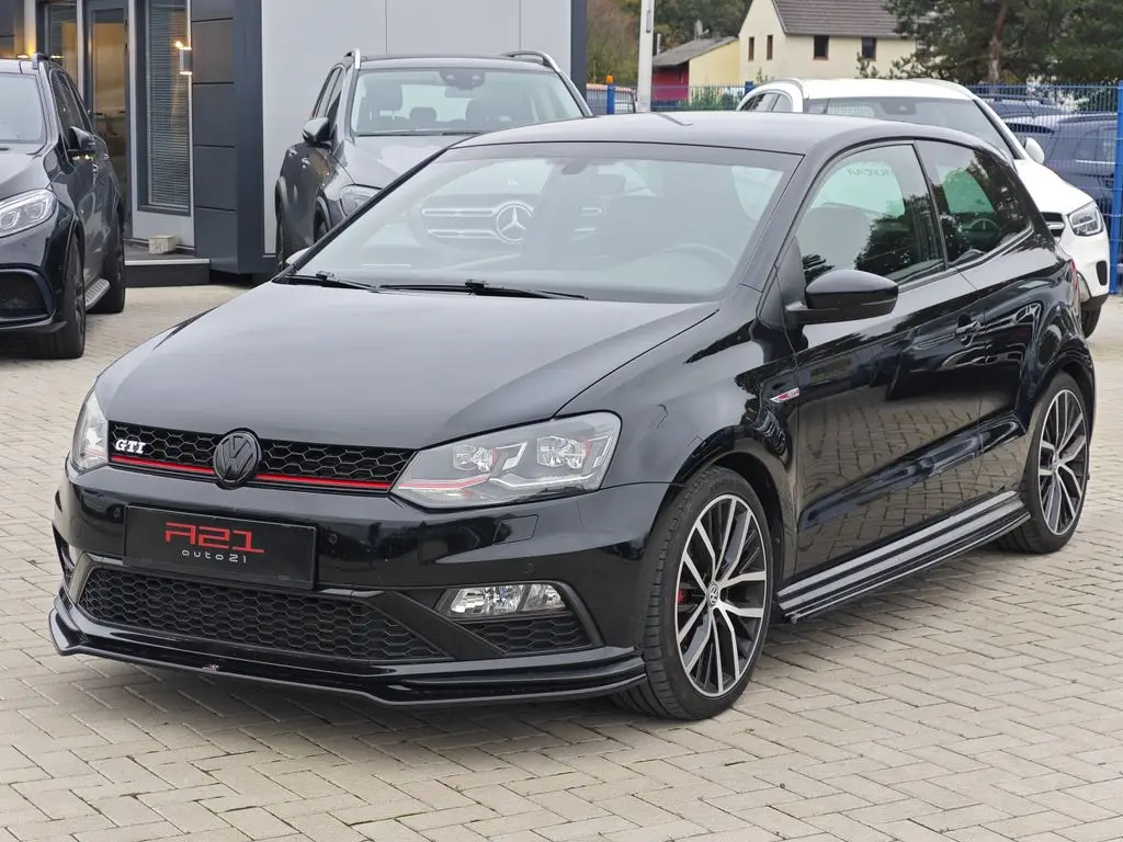 Photo 1 : Volkswagen Polo 2016 Petrol