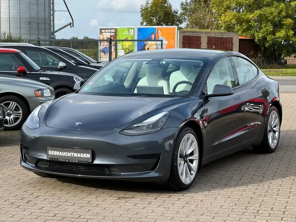 Photo 1 : Tesla Model 3 2021 Non renseigné